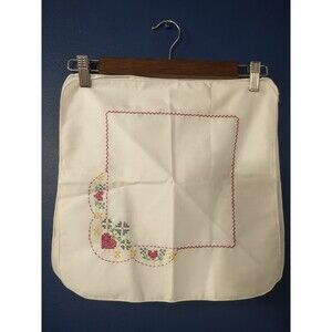 VINTAGE  Set of 4 White Floral Embroidered  Napkins